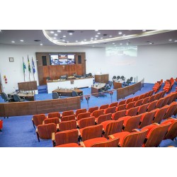 A Câmara de Campo Largo estuda o aumento de cadeiras, a implantação do 13º salário e do 1/3 de férias